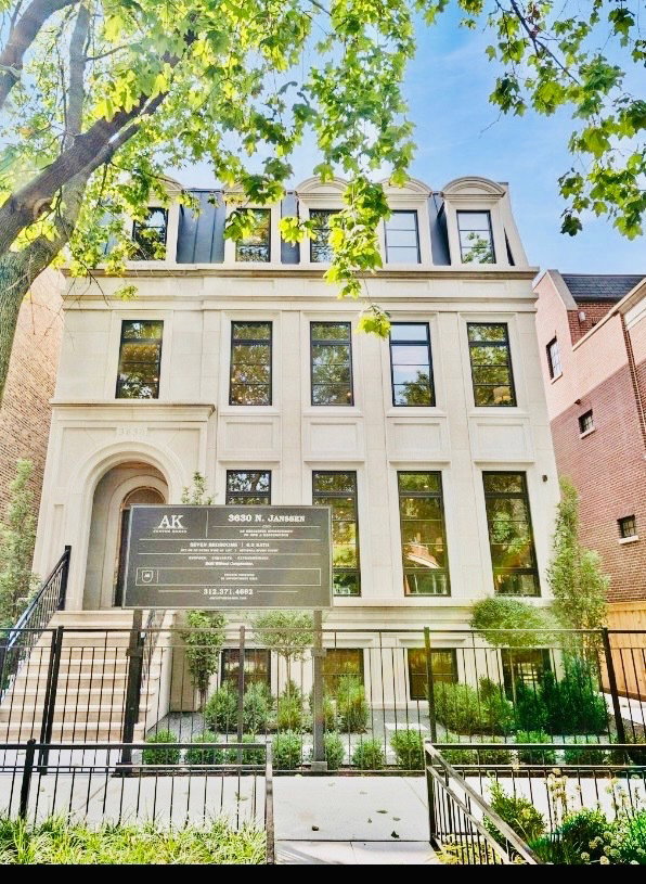 3630 N Janssen Street, Chicago, IL 60613
