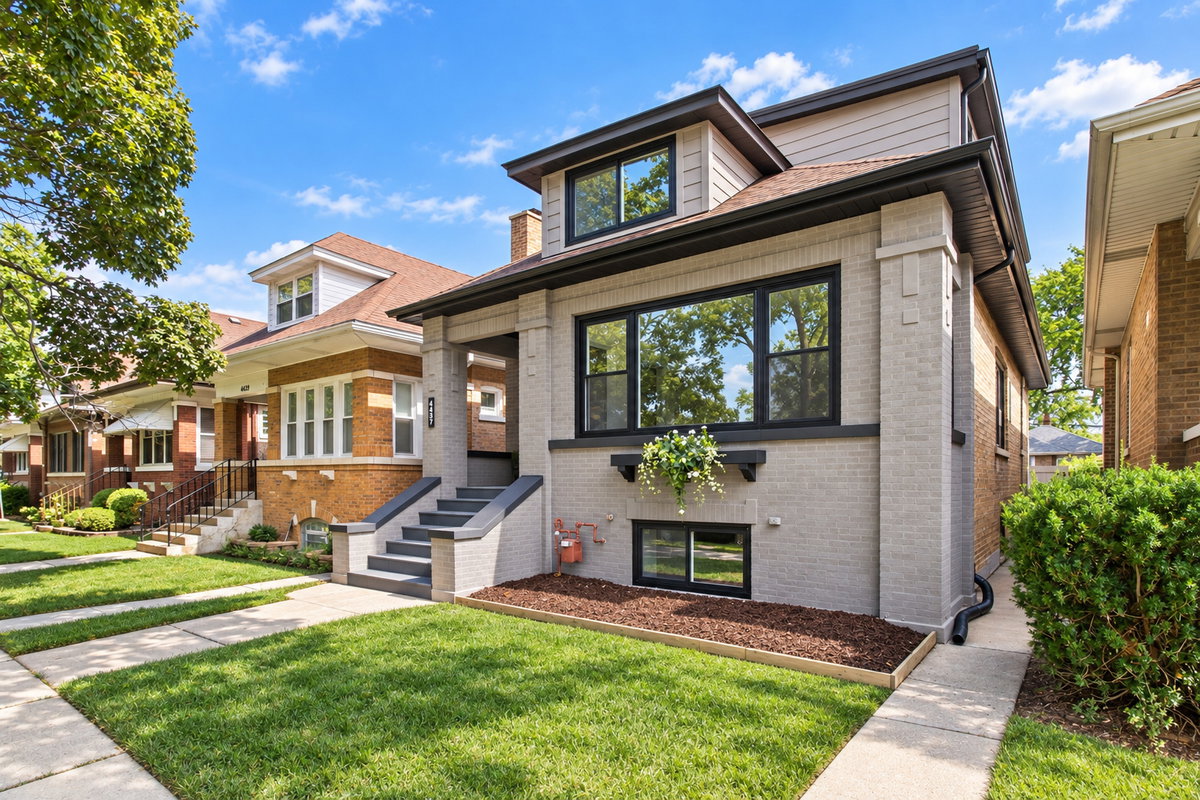 4437 N Marmora Avenue\n Chicago, IL 60630