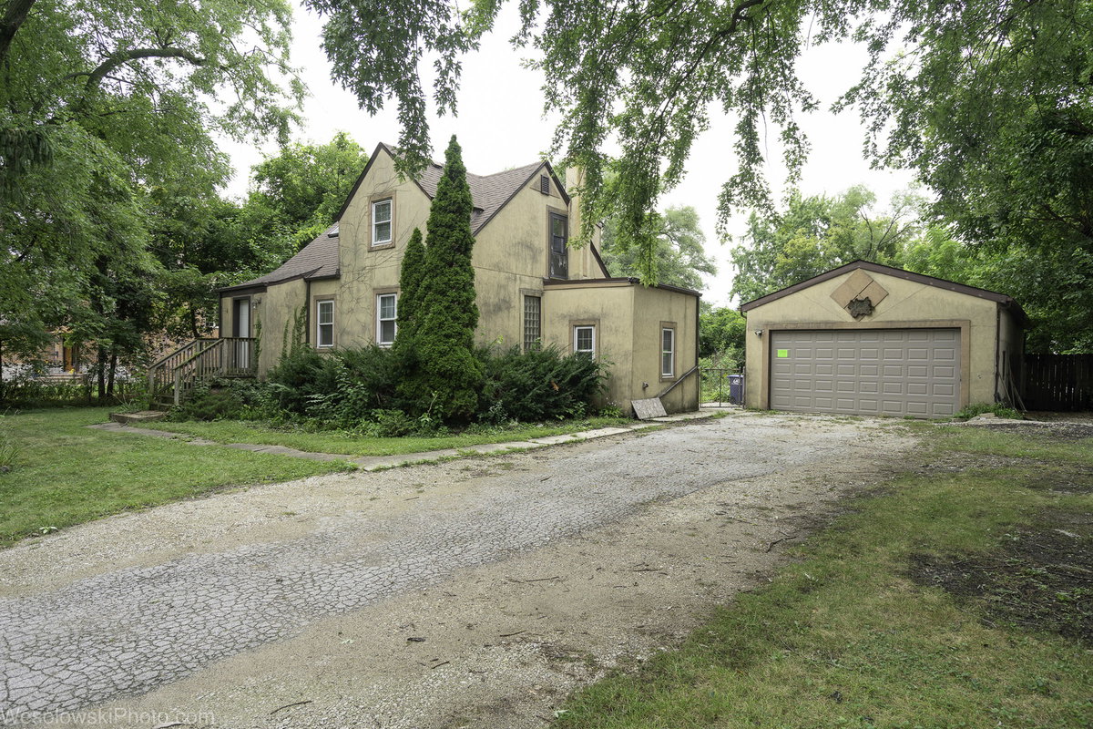 1748 Lunt Avenue\n Des Plaines, IL 60018