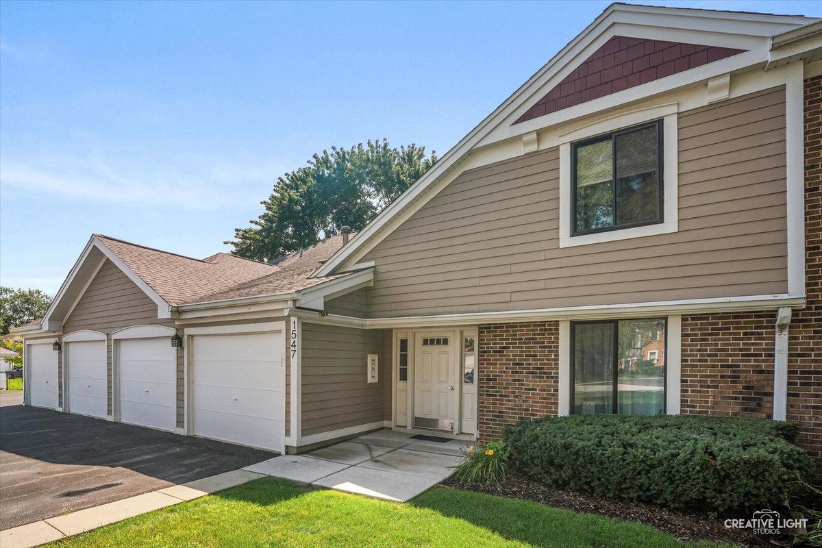 1547 7 Pines Road #D-1, Schaumburg, IL 60193