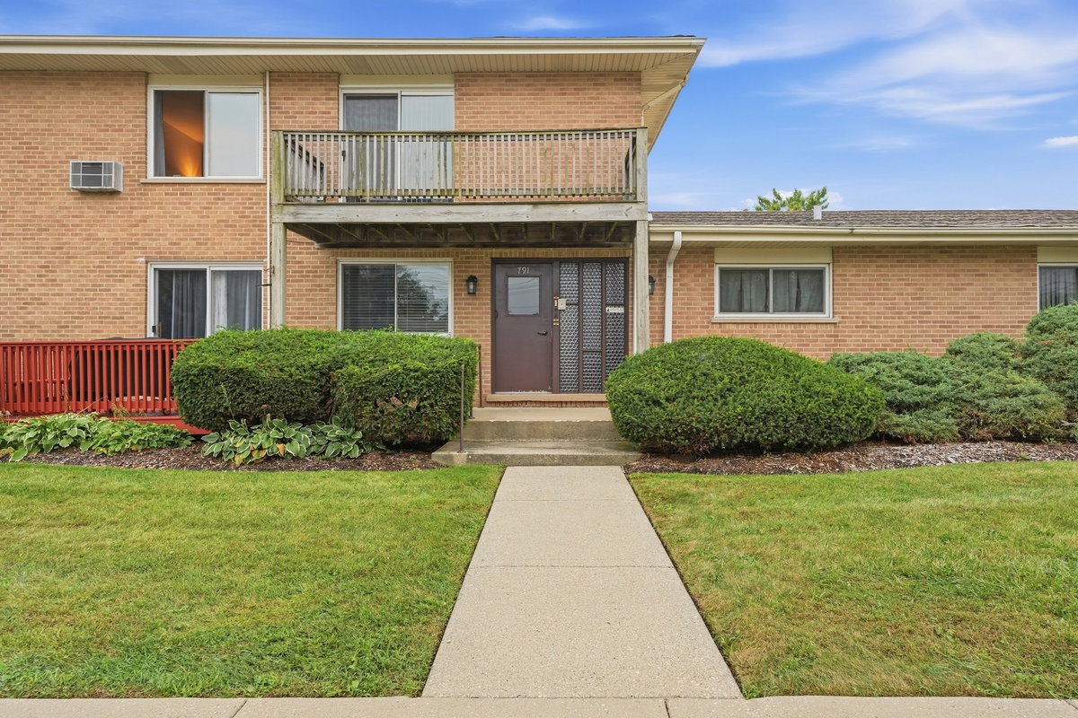 791 W KATHLEEN Drive #B\n Des Plaines, IL 60016