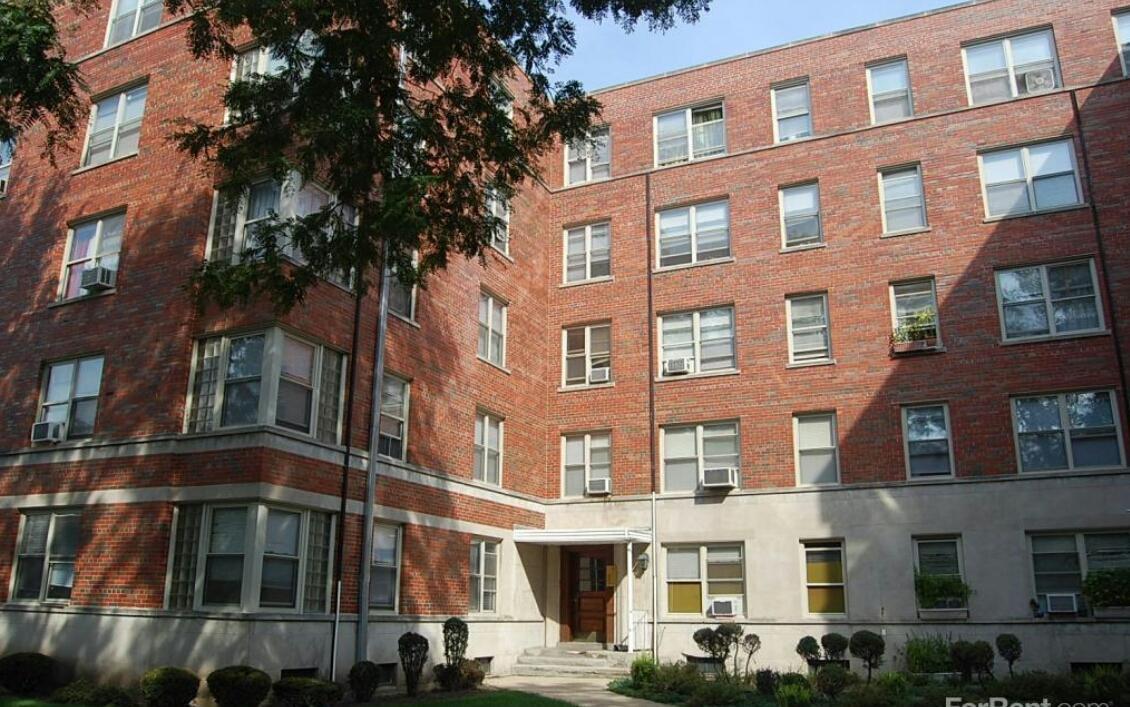 2610 W Berwyn Avenue #308\n Chicago, IL 60625