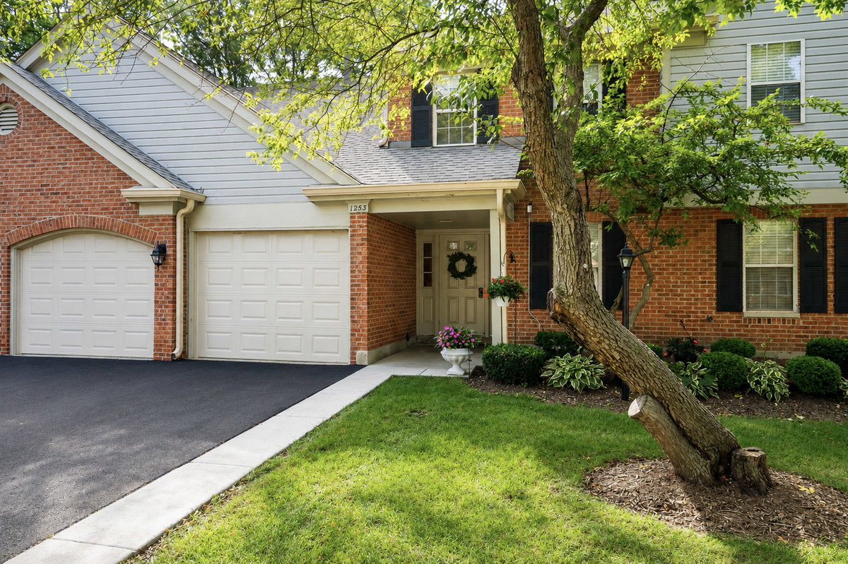 1253 Beechwood Court, Schaumburg, IL 60193