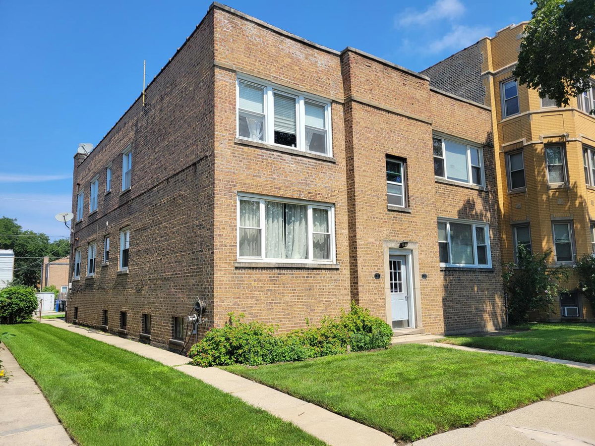 2636 W BERWYN Avenue #2E\n Chicago, IL 60625