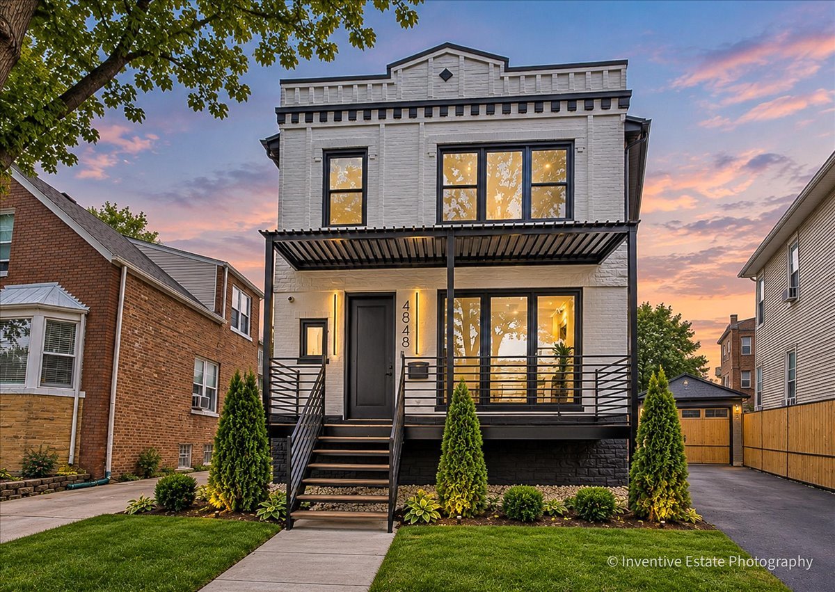 4848 W Eddy Street\n Chicago, IL 60641