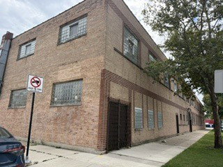 3260 W Grand Avenue, Chicago, IL 60651