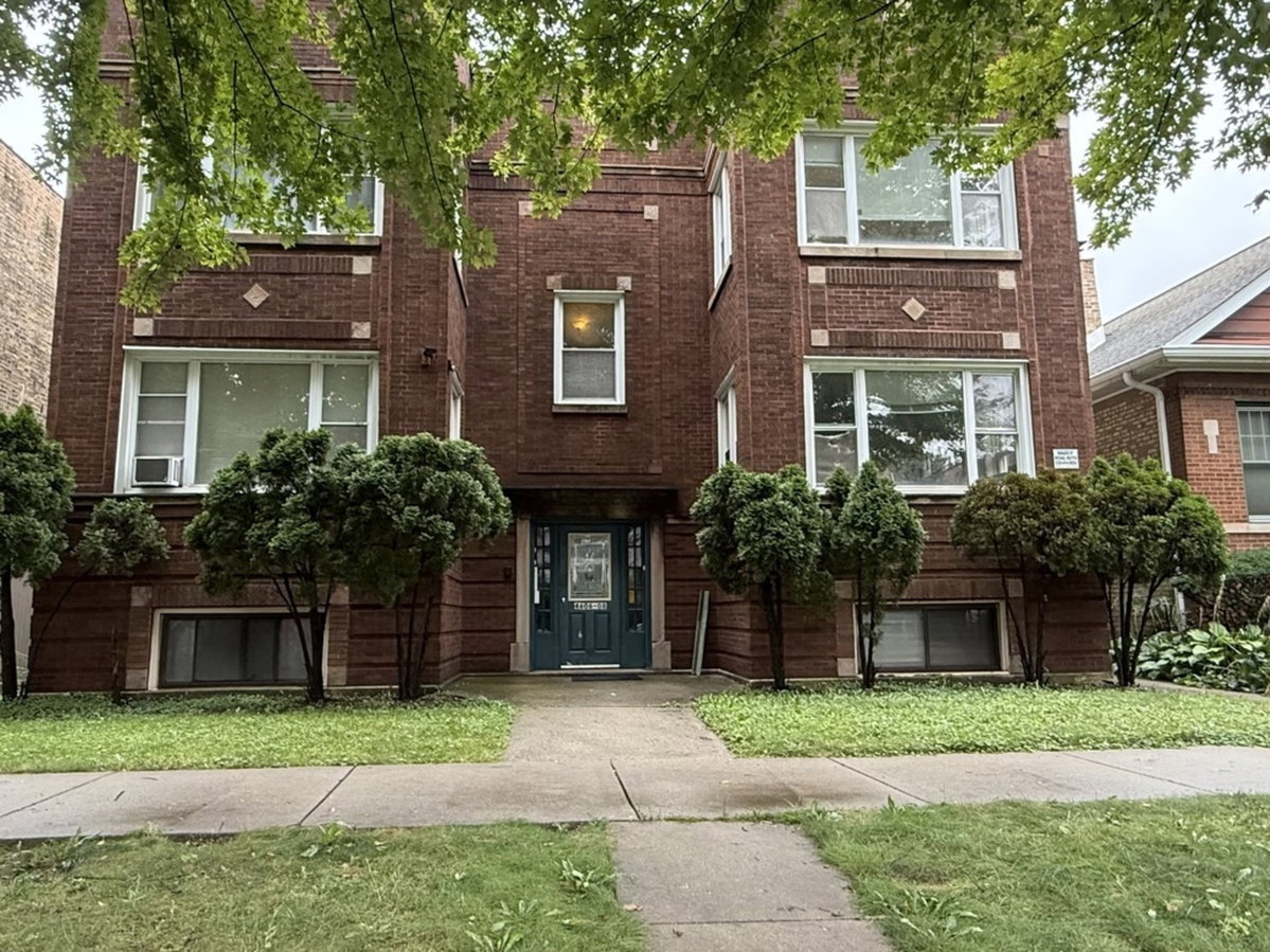 4608 N Kenton Avenue #2