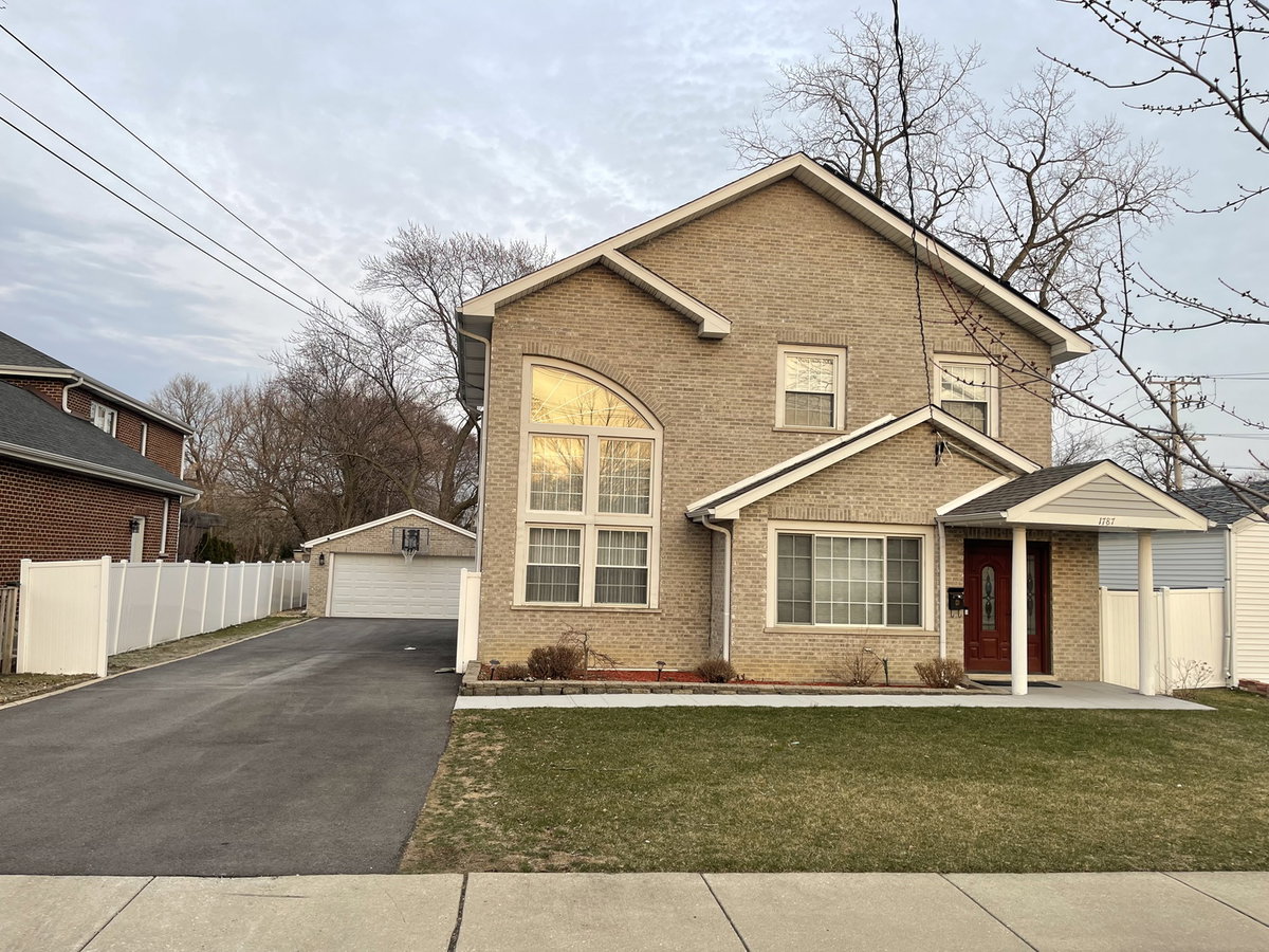 1787 WEBSTER Lane\n Des Plaines, IL 60018