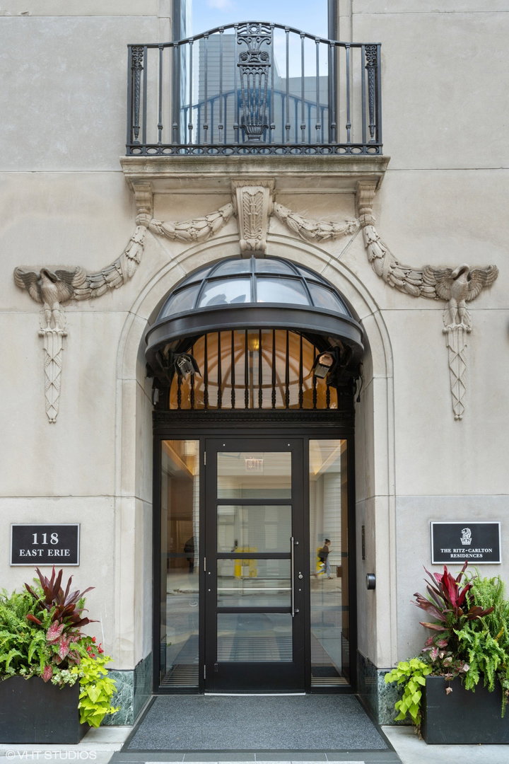 118 E Erie Street #27G\n Chicago, IL 60611