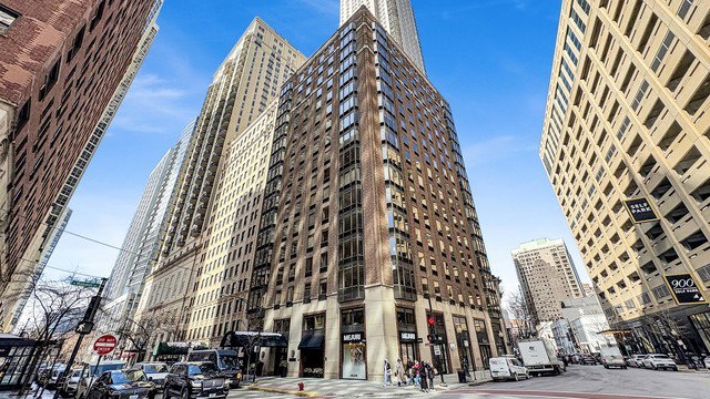 40 E Delaware Place #1702\n Chicago, IL 60611