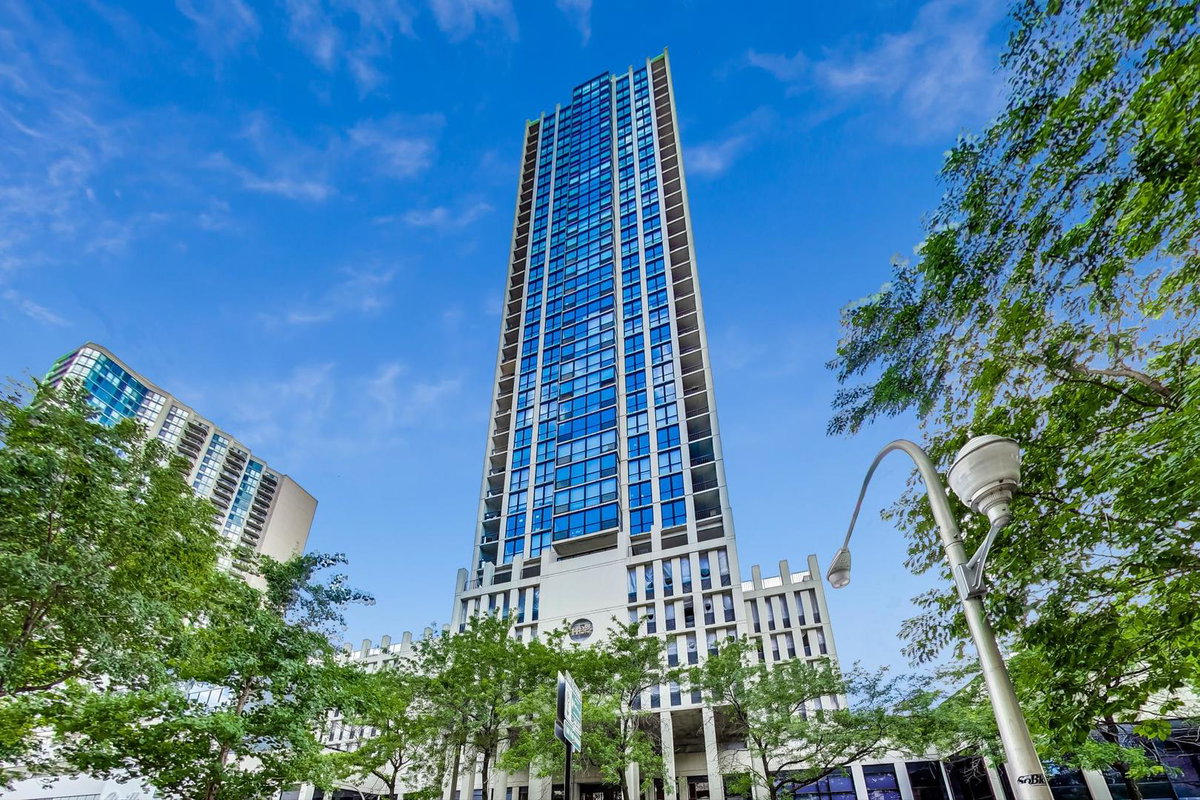 1122 N Clark Street #2404\n Chicago, IL 60610