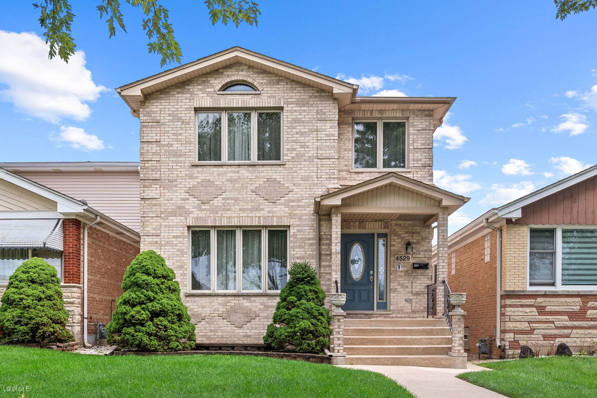 4529 N Sayre Avenue, Harwood Heights, IL 60706