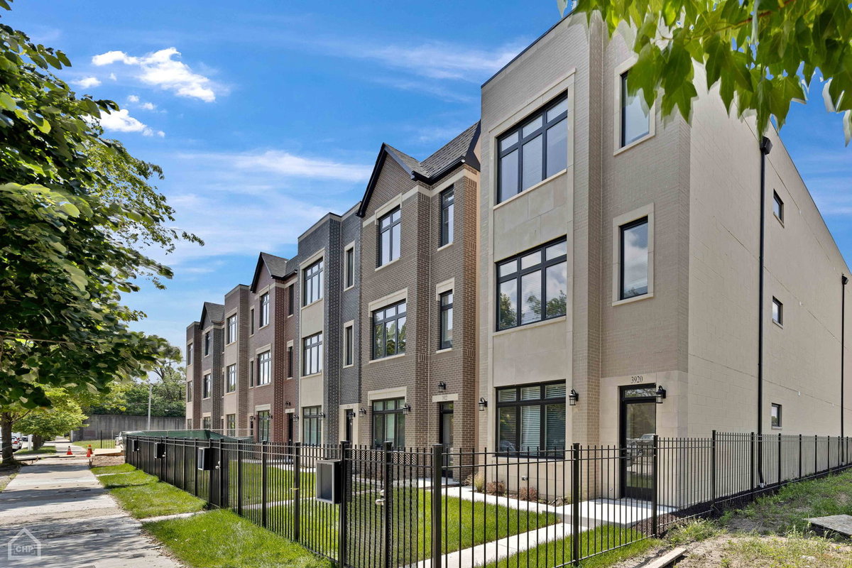 3920-34 S Calumet Avenue, Chicago, IL 60653