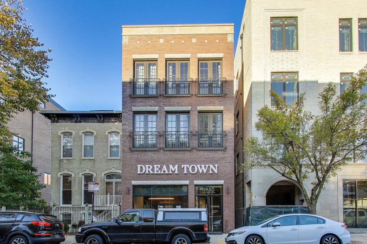 1950 N Sedgwick Street, Chicago, IL 60614