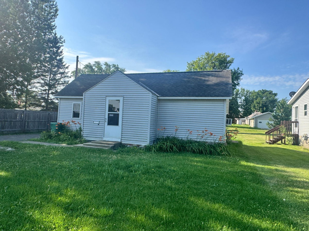 511 5th Street NW, Aitkin, MN 56431