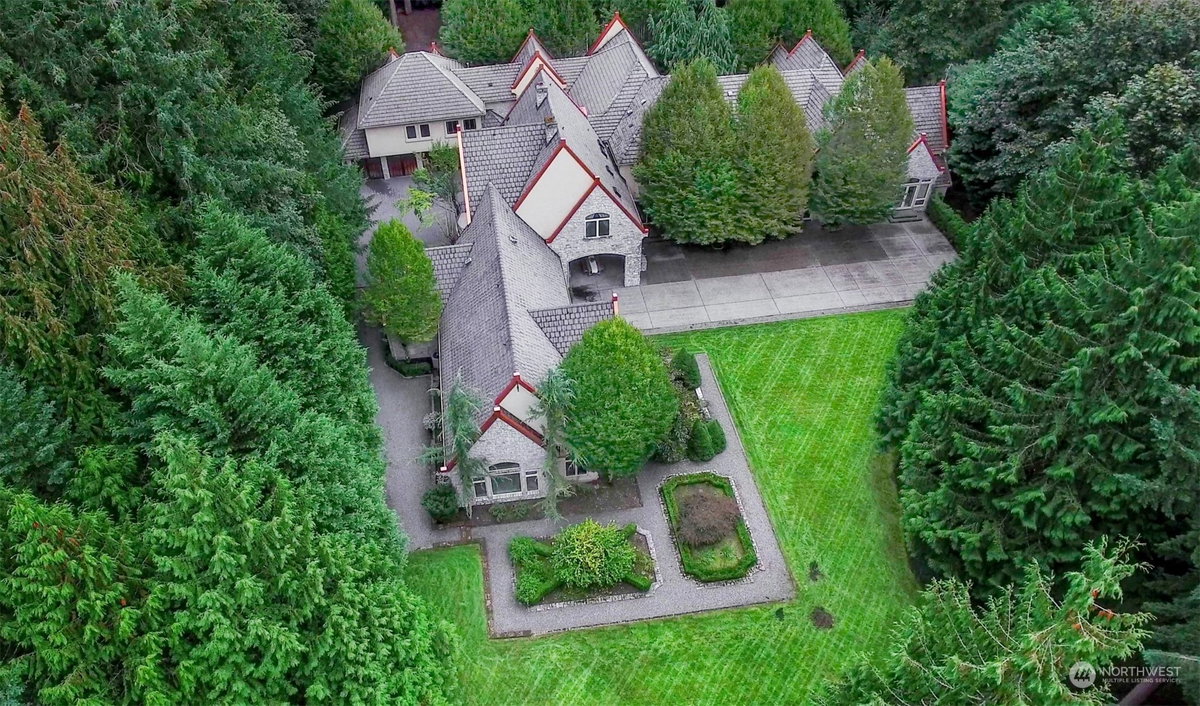 13707 160th Avenue NE, Redmond, WA 98052