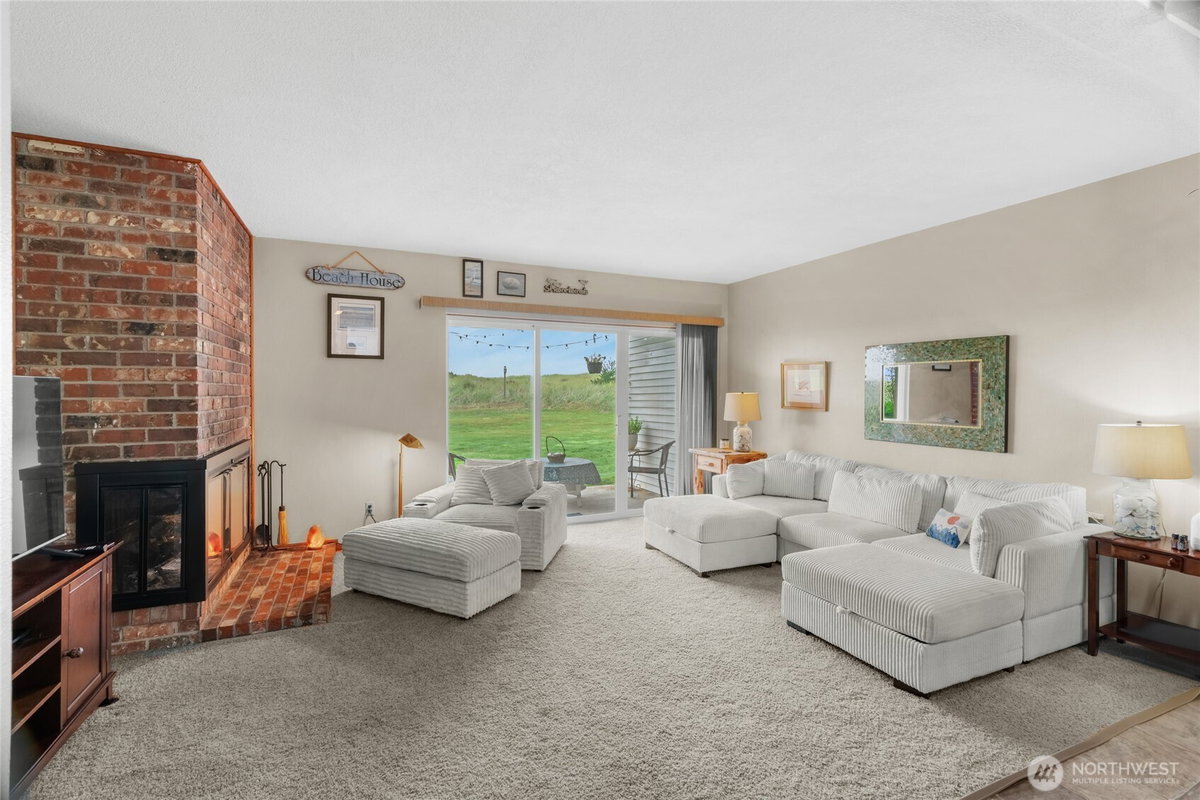 33613 G Street #3, Ocean Park, WA 98640