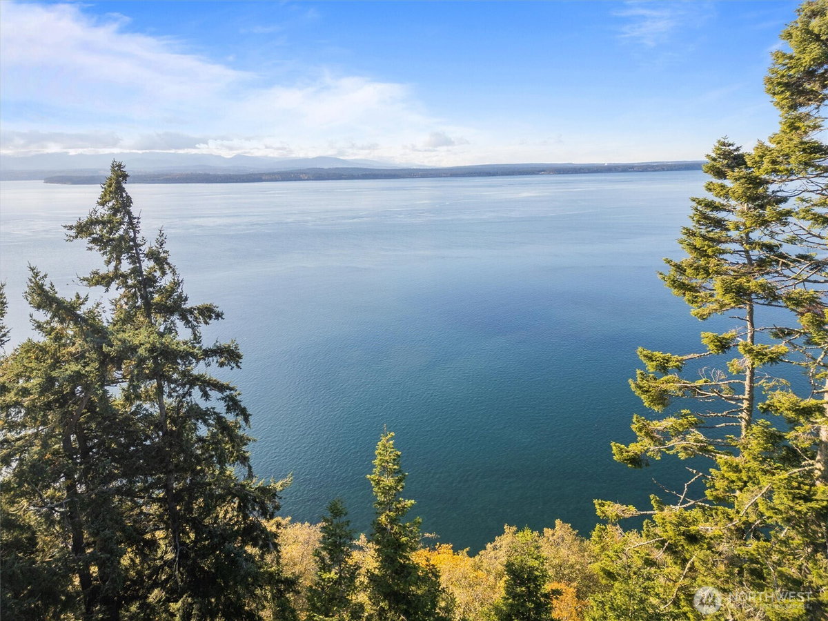 4530 Smugglers Cove Rd Road, Freeland, WA 98429