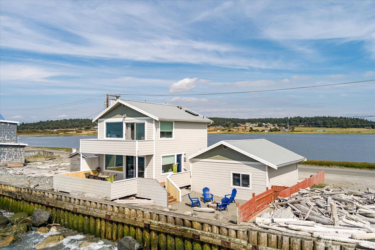 2507 W Beach Road