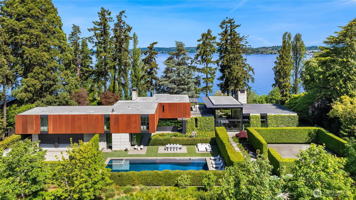 Undisclosed, Bellevue, WA 98004