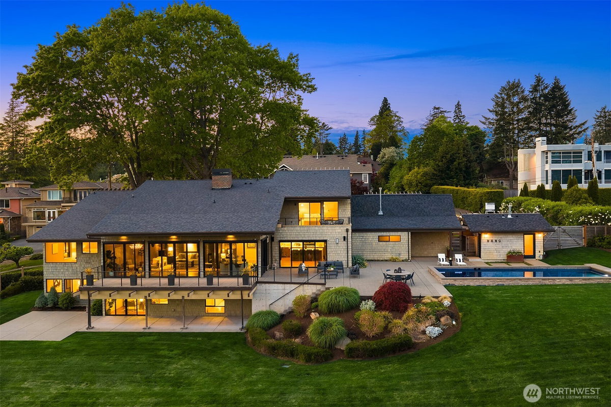 8221 NE 117th Street, Kirkland, WA 98034
