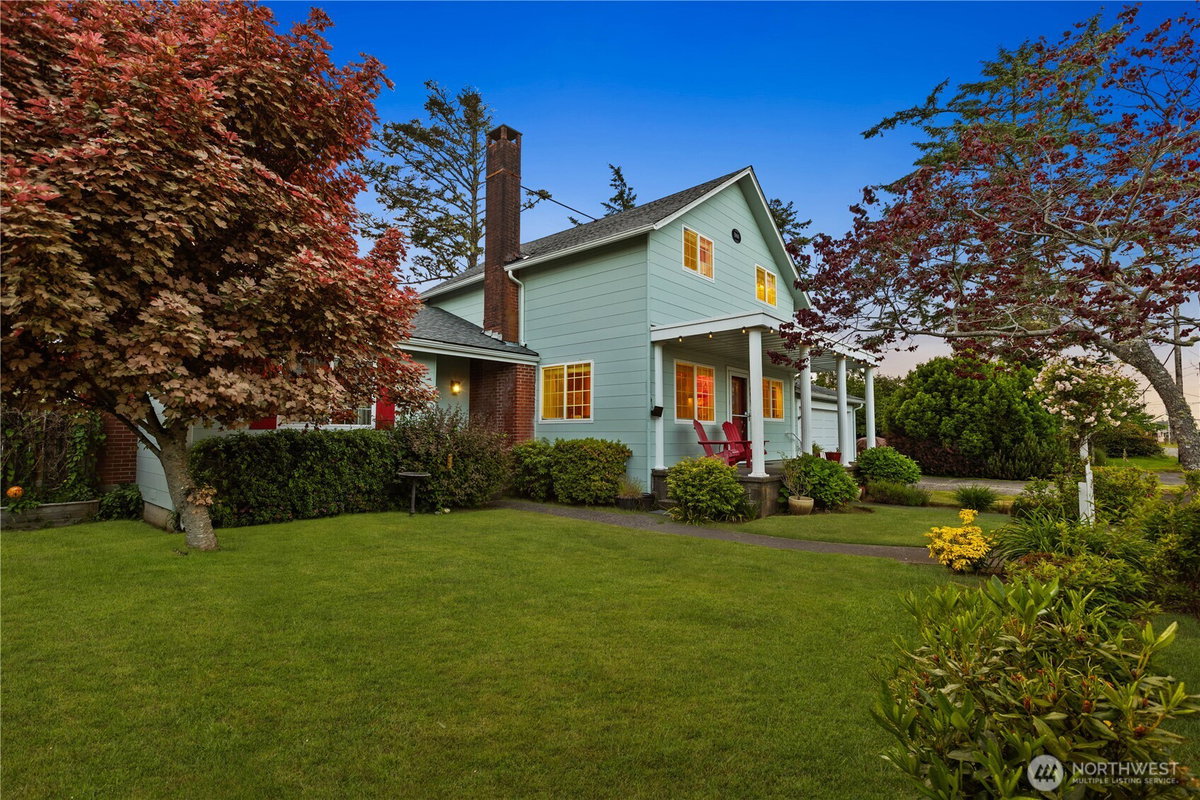 5015 L Place, Seaview, WA 98644