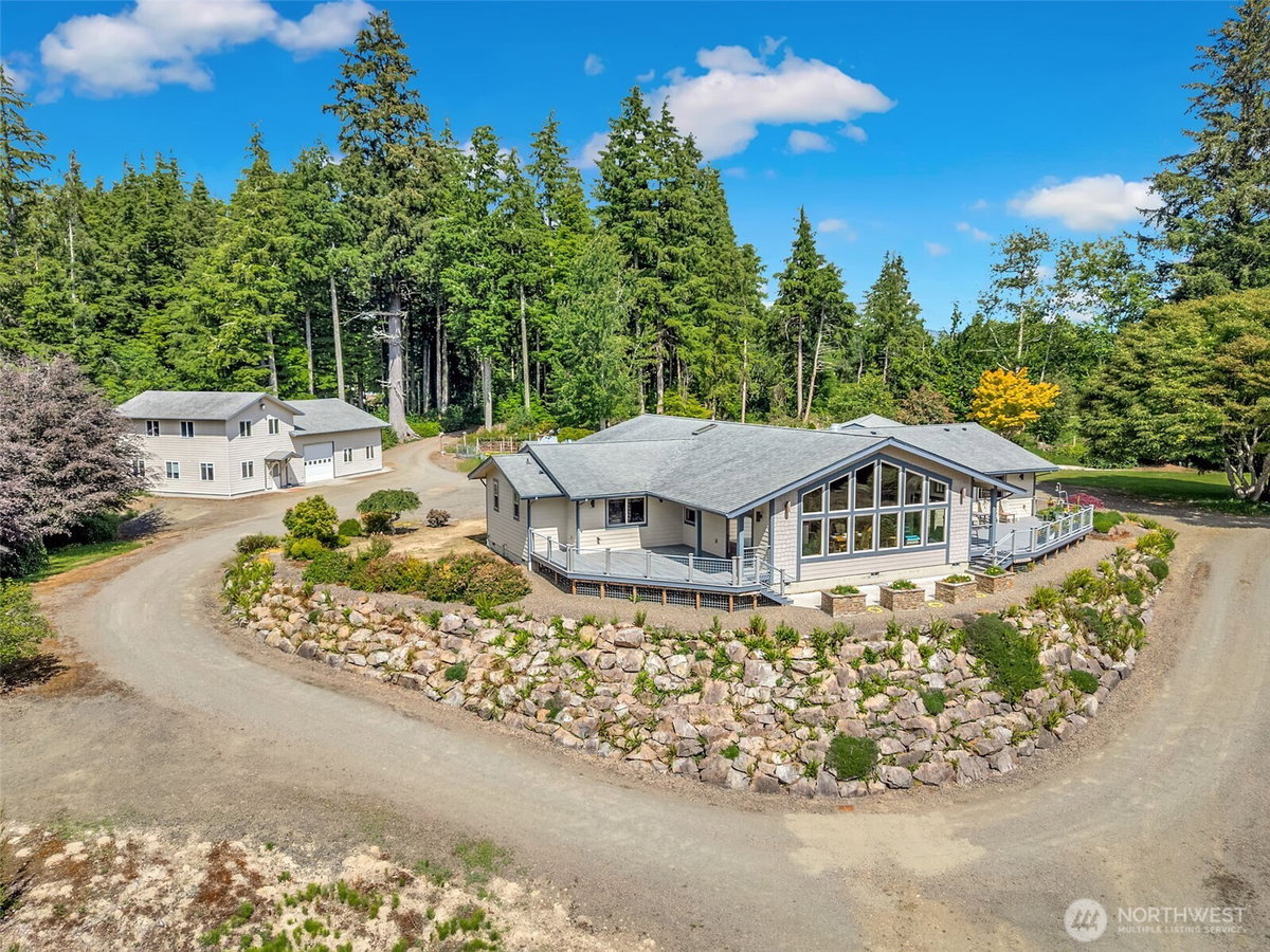 3201 Alt. Hwy 101, Ilwaco, WA 98624