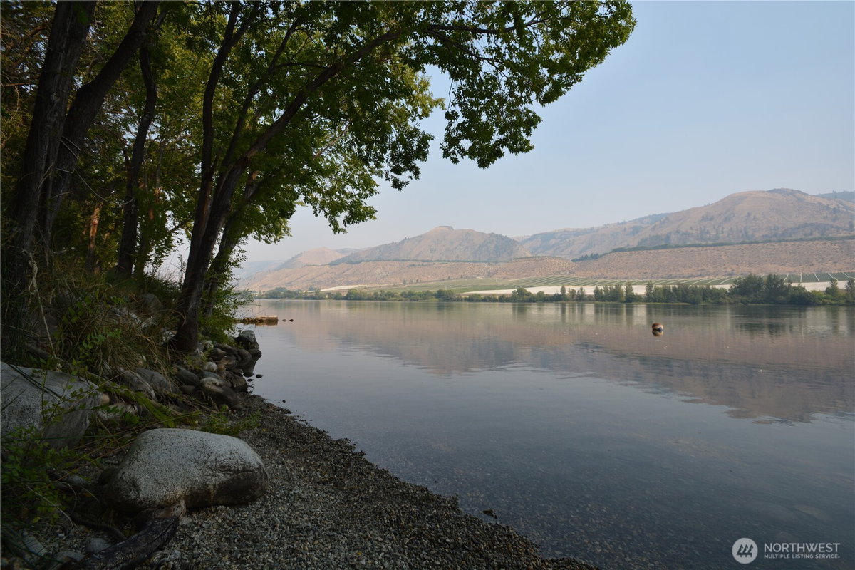 3710 Stayman Flats Road, Chelan, WA 98816
