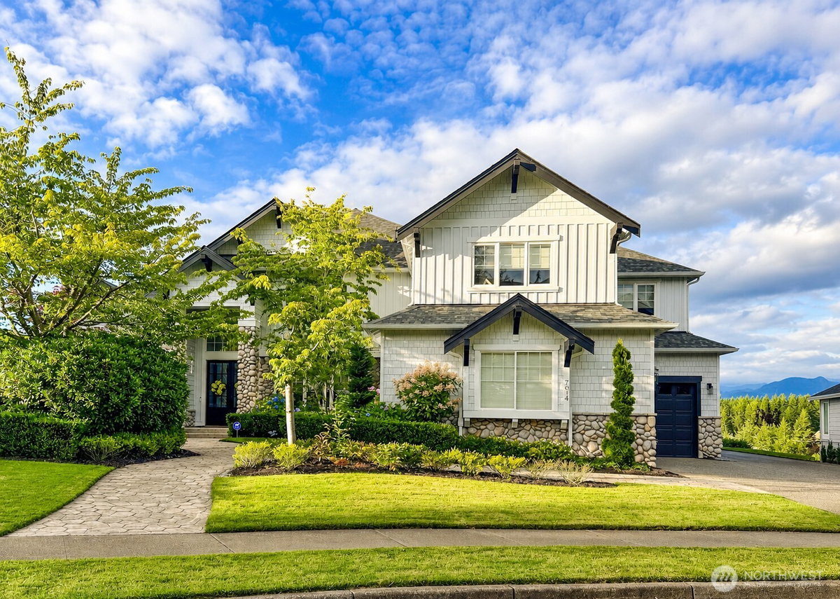 7014 Cascade Avenue SE, Snoqualmie, WA 98065