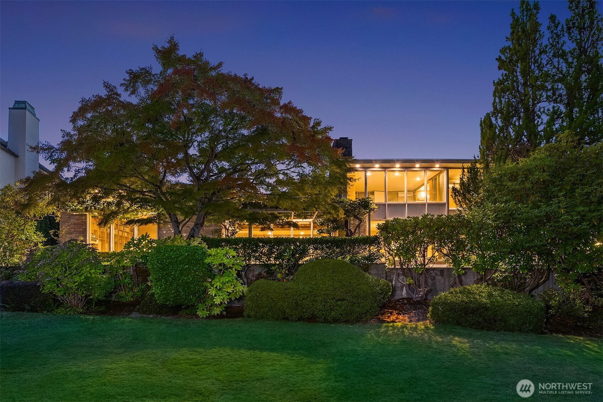 2222 Waverly Way E, Seattle, WA 98112