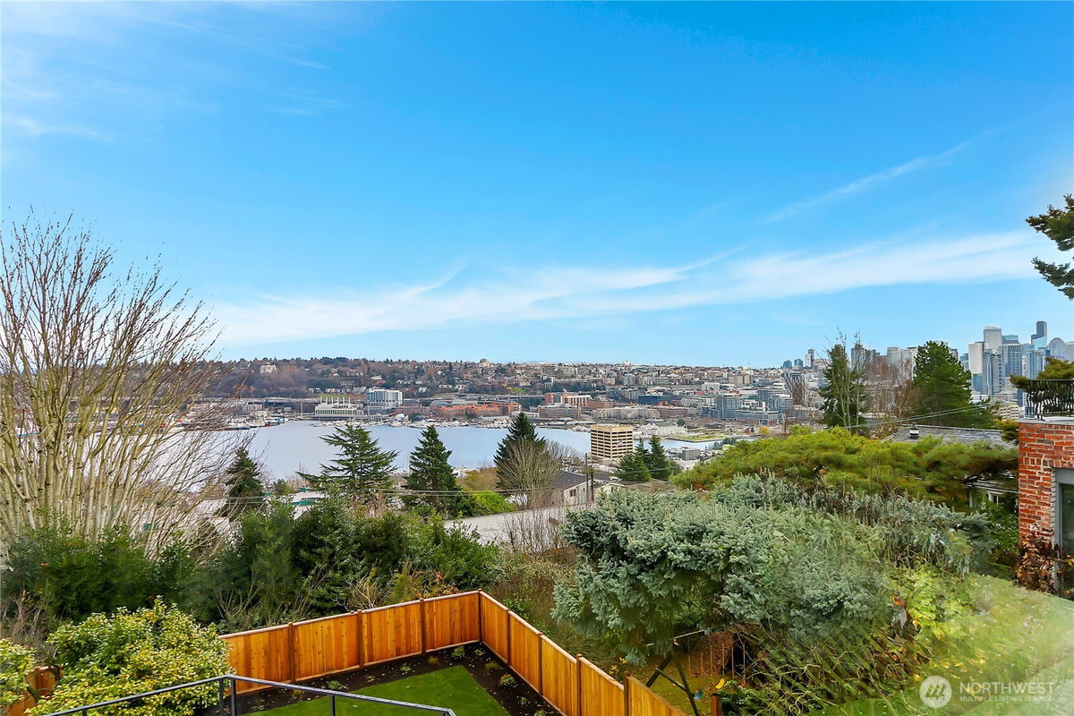 1612 5th Avenue N, Seattle, WA 98109