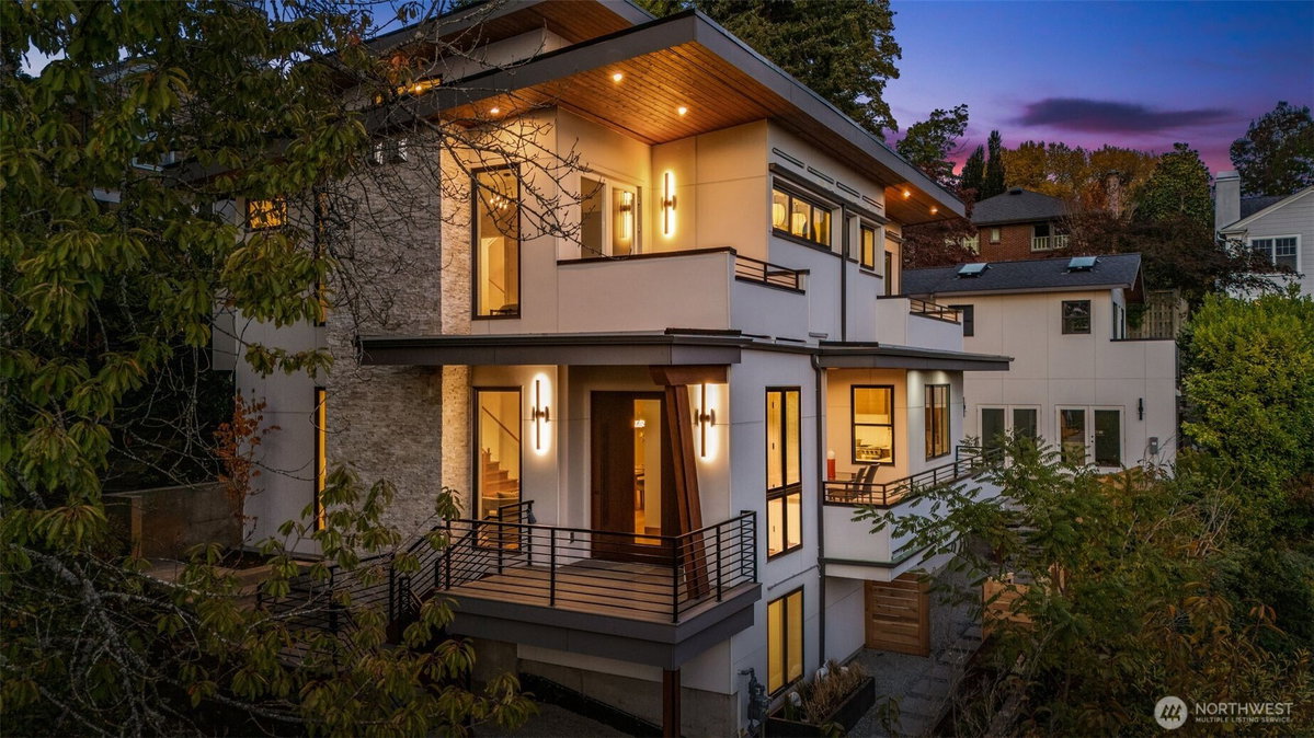 614 33rd Avenue E, Seattle, WA 98112