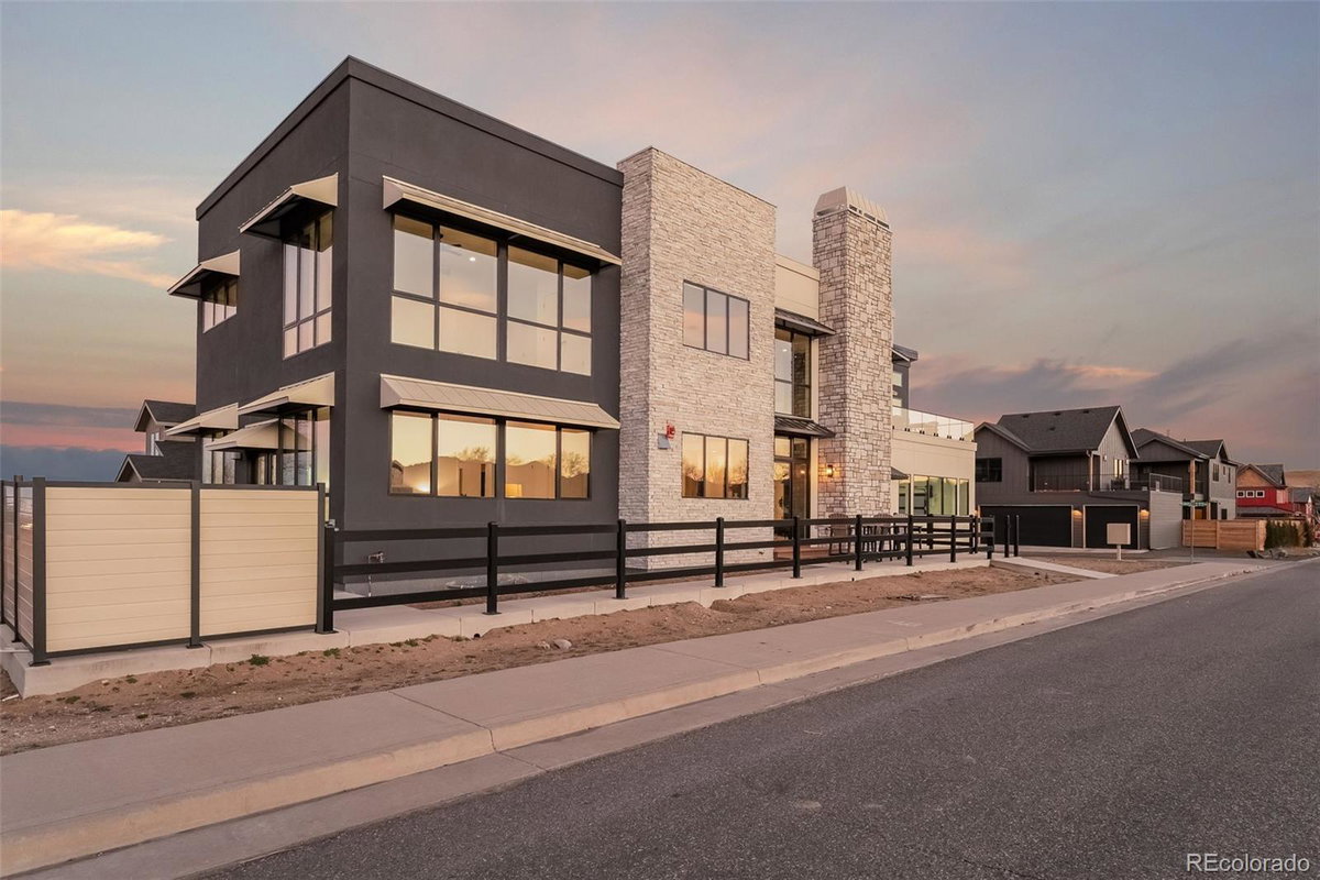 312 W Maple Street