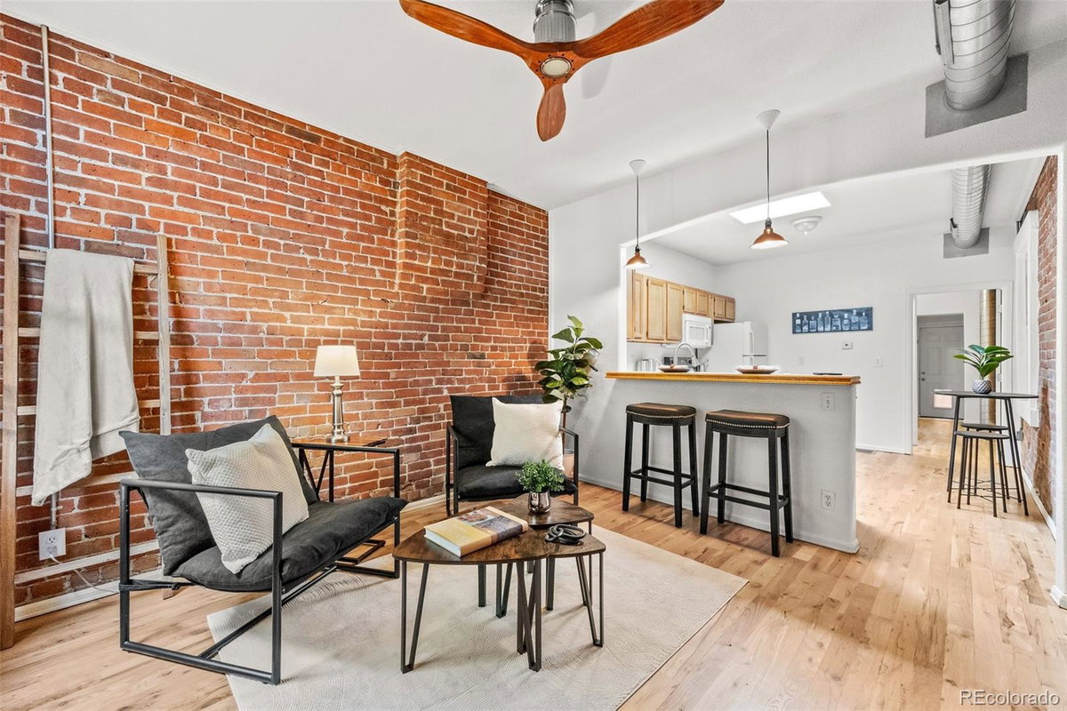 321-323 Inca Street