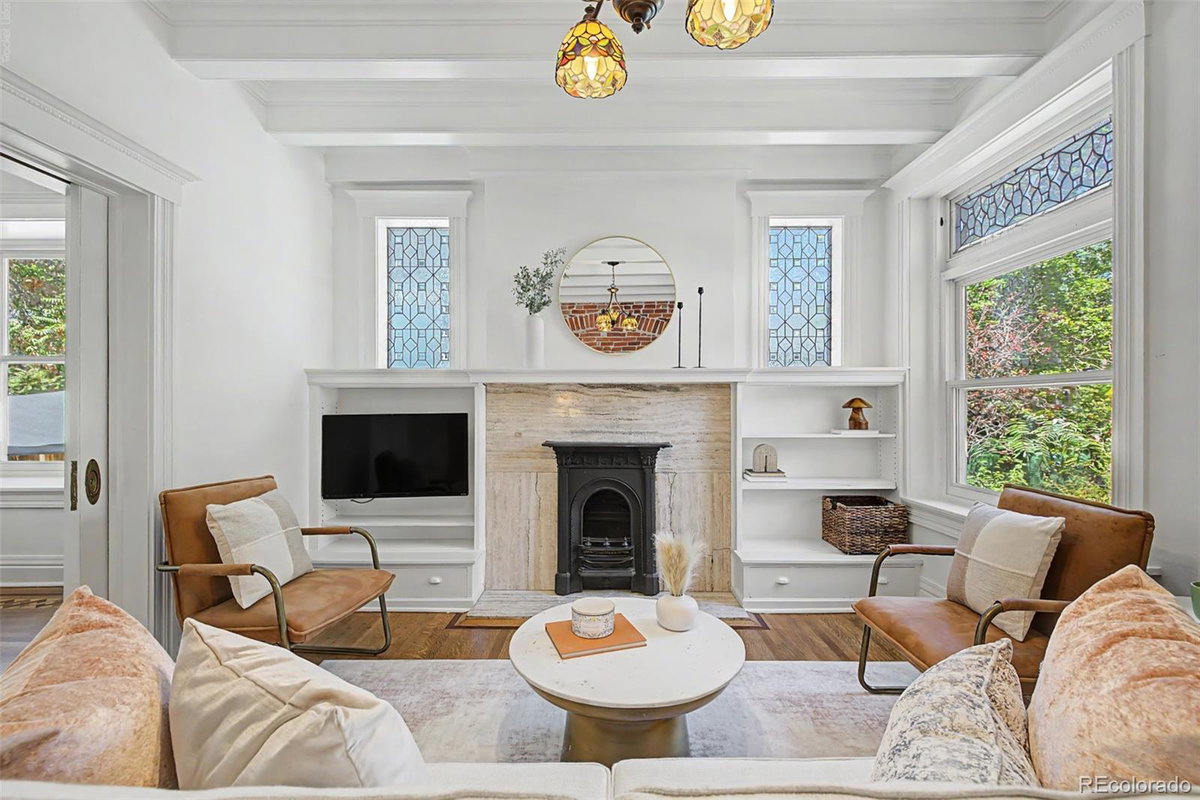 1237 Pearl Street