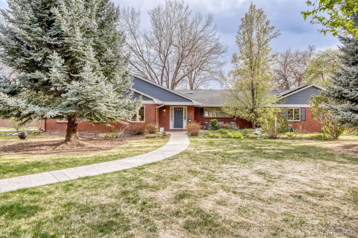 2600 E Eldorado Place
