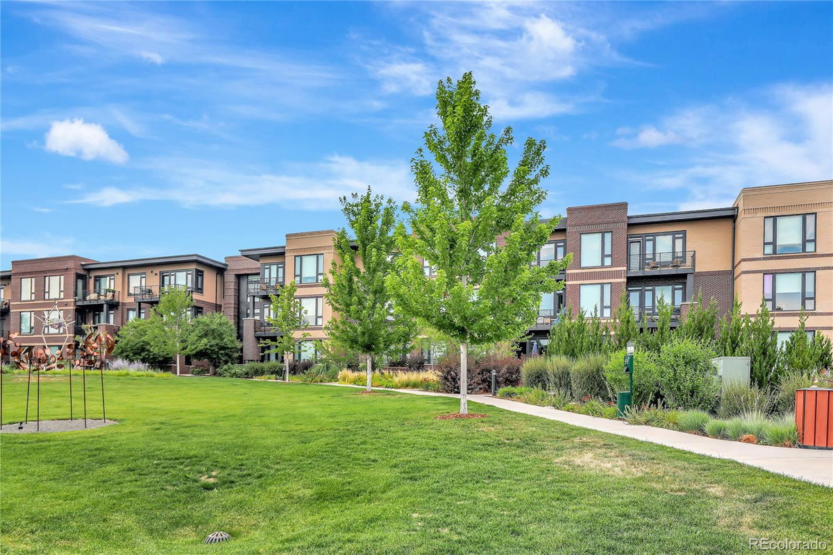 6618 E Lowry Boulevard #210