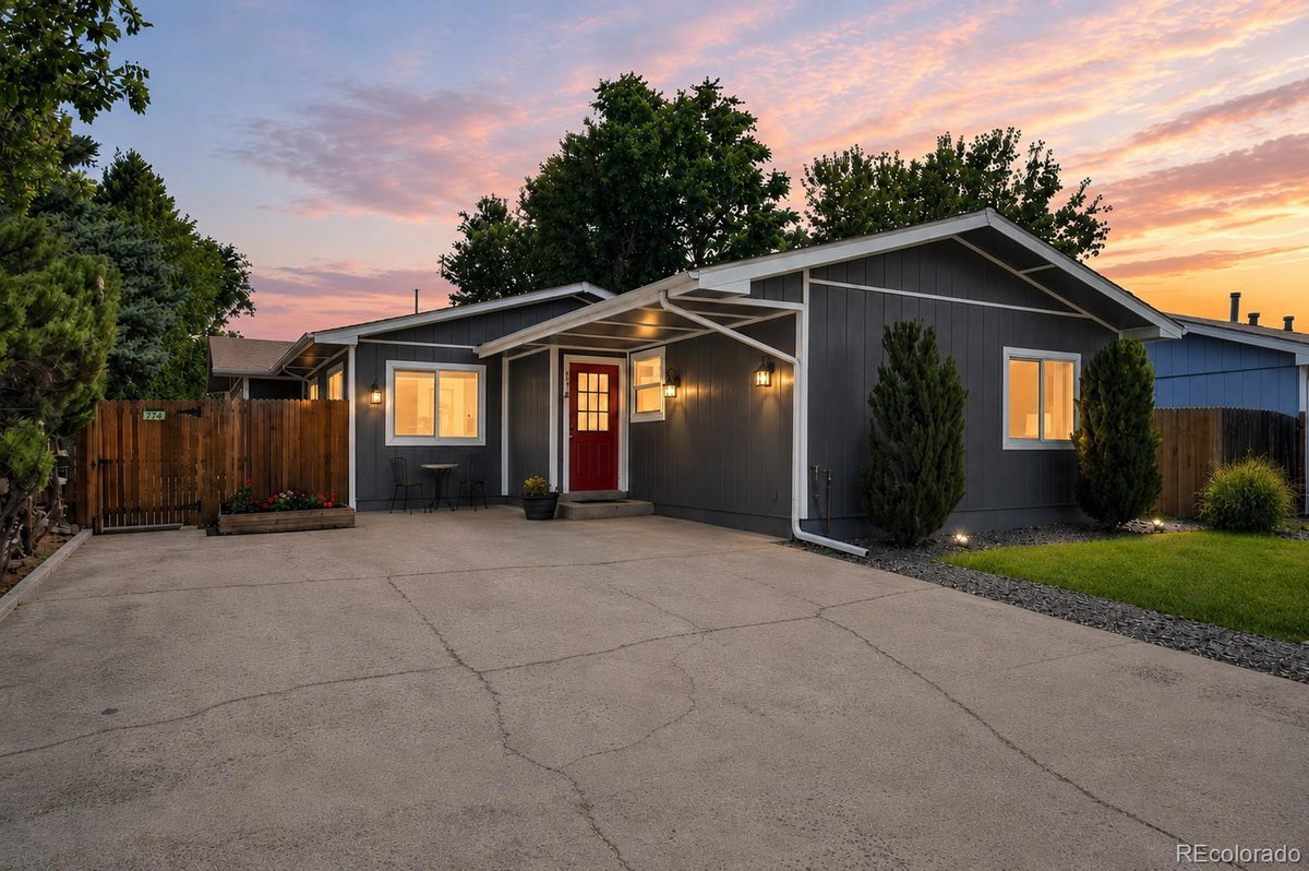 774 S Krameria Street #778