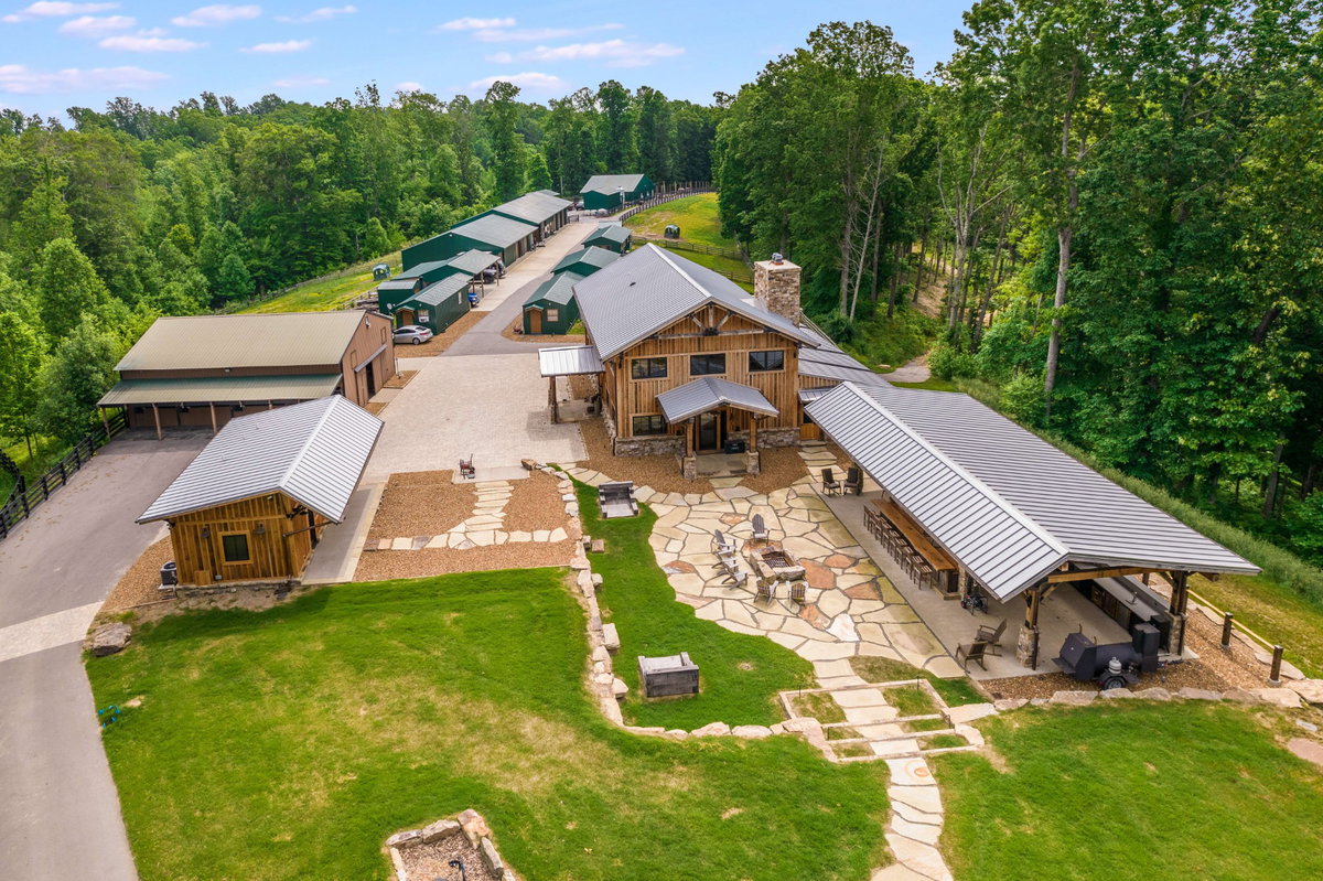 Aerial view of estate at 5623 Hillsboro Pike, Nashville, TN