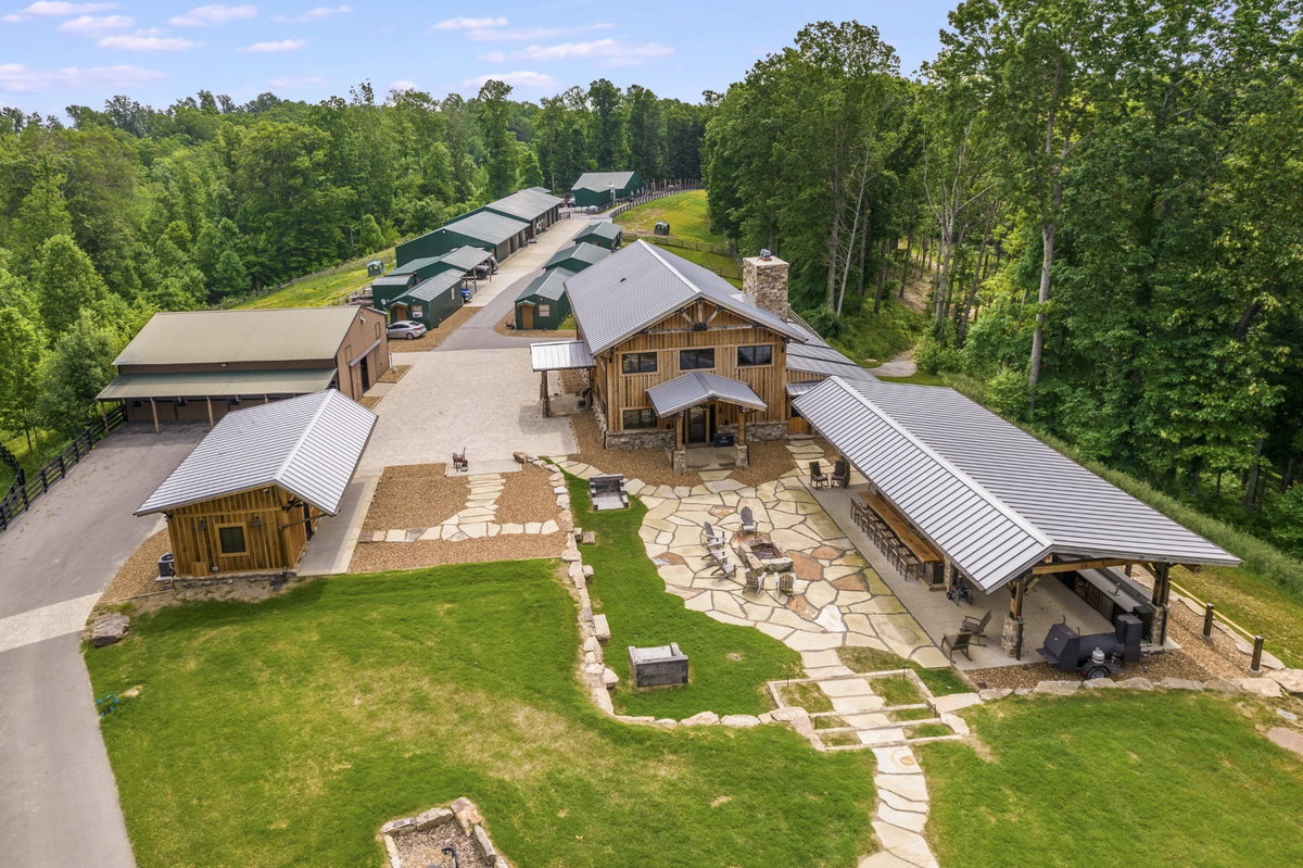 Aerial view of estate at 5623 Hillsboro Pike, Nashville, TN