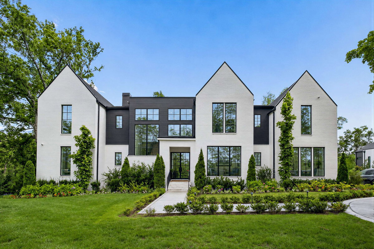 Aerial view of estate at 5623 Hillsboro Pike, Nashville, TN