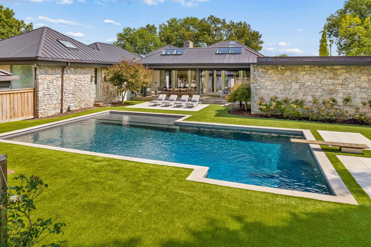 Aerial view of estate at 5623 Hillsboro Pike, Nashville, TN