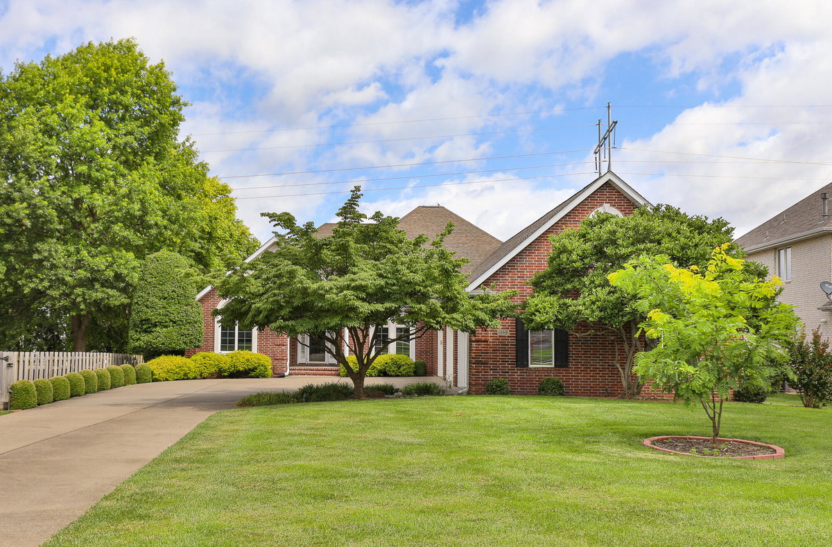 3331 E Fox Grape Street, Springfield, MO 65804