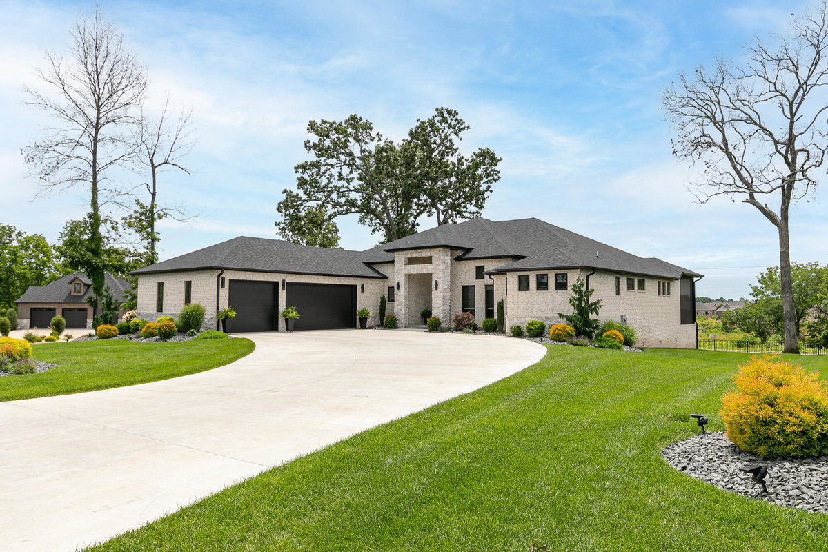 874 E Kenmare Court, Nixa, MO 65714